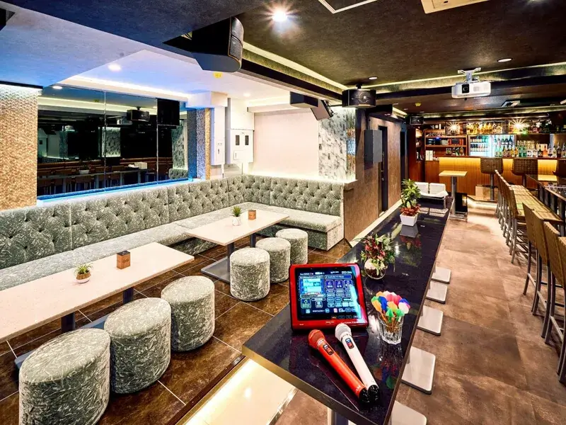 プレミアムお店貸切プラン】モエシャンドンで乾杯付！ 3.5H飲み放題